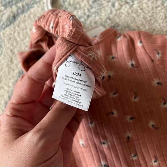 NWT Pink Ditsy Floral Ruffled baby One Piece Matching Headband size 3-6 months - Picture 6 of 7